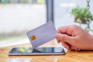 Image montrant ce sujet: Faut-il garder les cartes de crédit actives si on ne les utilise pas?